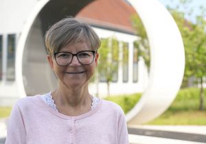 Porträtfoto: Qualitäts- und Prozessmanagement, Frau Dipl.-Wirtsch.-Ing. (FH) Ulrike Lemberg. (Quelle: WHZ/Vogelsang)