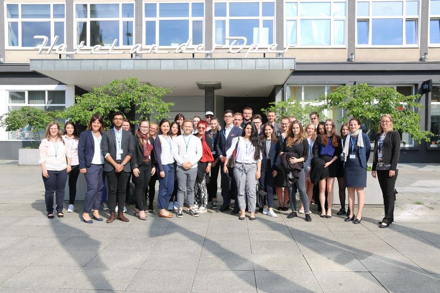 Foto: Gruppenbild der Teilnehmer am Marketing Seminar.
