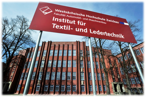 Foto: Schild Westsächsische Hochschule Zwickau, Fakultät Automobil- und Maschinenbau, Institut für Textil- und Ledertechnik 