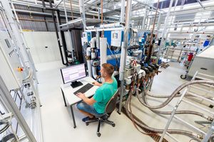 Spannende Einblicke gibt es auch in die Laborhalle für Versorgungs- und Umwelttechnik (Foto: WHZ/Helge Gerischer) 