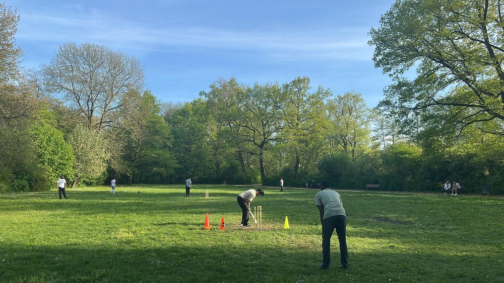 Cricketspieler am Schwanenteich