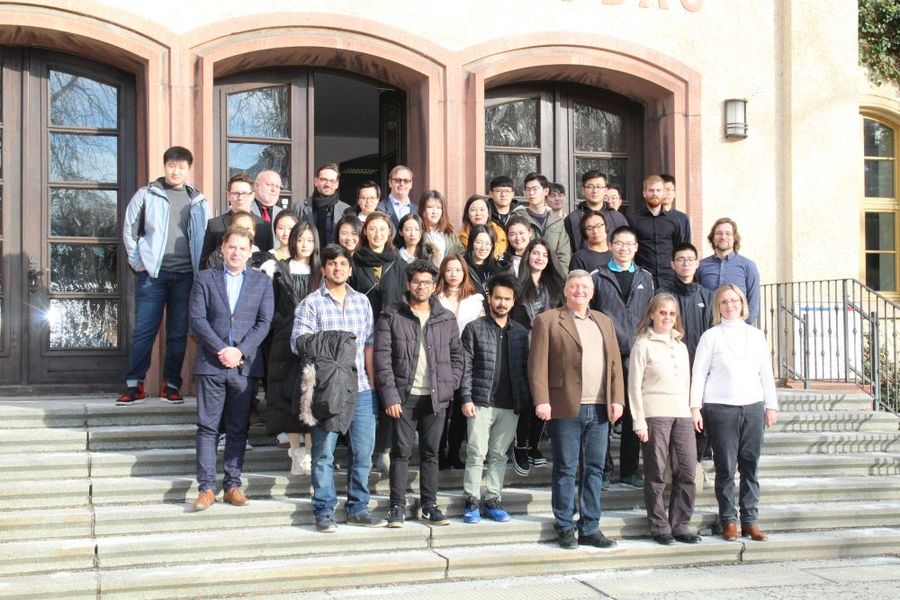 Gruppenfoto: Teilnehmer des Studienkollegs.