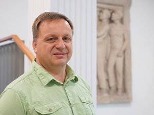 Potraitfoto von Herrn Schmidt (Quelle: WHZ / Körner)