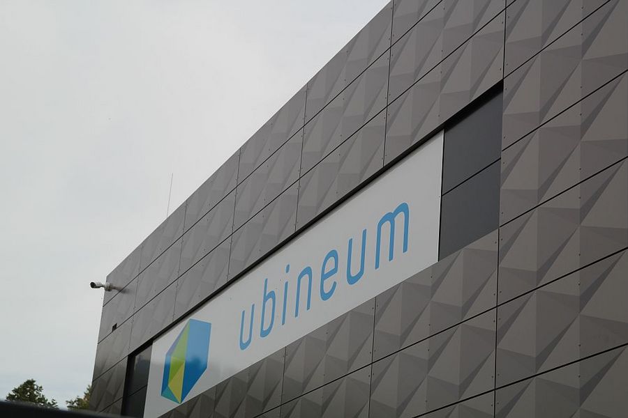 Foto: Der Schriftzug Ubineum am Gebäude.