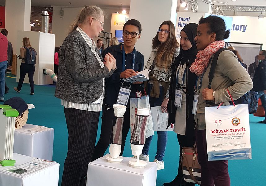 Das Institut für Textil- und Ledertechnik auf der Techtextil in Frankfurt