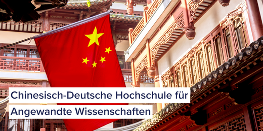 Chinesische Flagge vor Gebäude