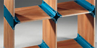 Foto: Regal Möbel aus Holz und Metall – ein Produktangebot für die Behindertenwerkstatt Reinsdorf.