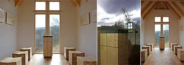 Fotoreihe: Innenraumansicht einer Kapelle mit Sitzmöbeln, Altar und Psalmtafeln. Abschlussarbeit Holzgestaltung 2010.