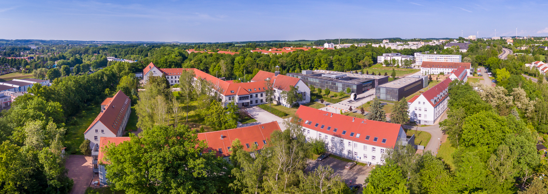 Titelbild: Luftbildaufnahme des Campus Scheffelstraße.