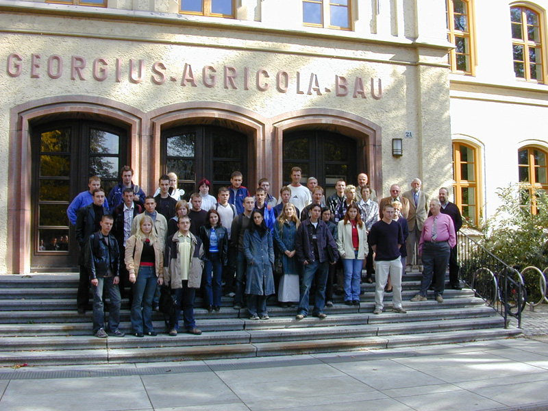 Gruppenfoto: Gruppe 2 / Studenten des Jahrgangs 2003