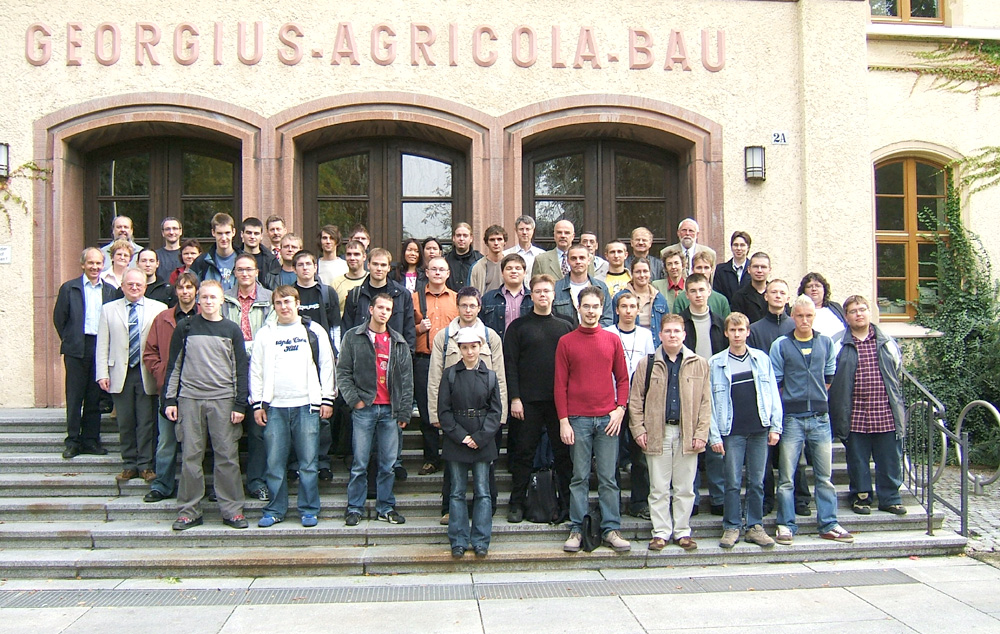 Gruppenfoto: Studenten des Jahrgangs 2005