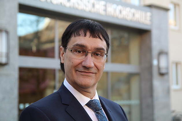 Porträtfoto: Prof. Dr. Stephan Kassel
