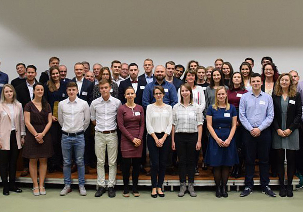 Foto: Gruppenbild der Deutschlandstipendiaten 2019.